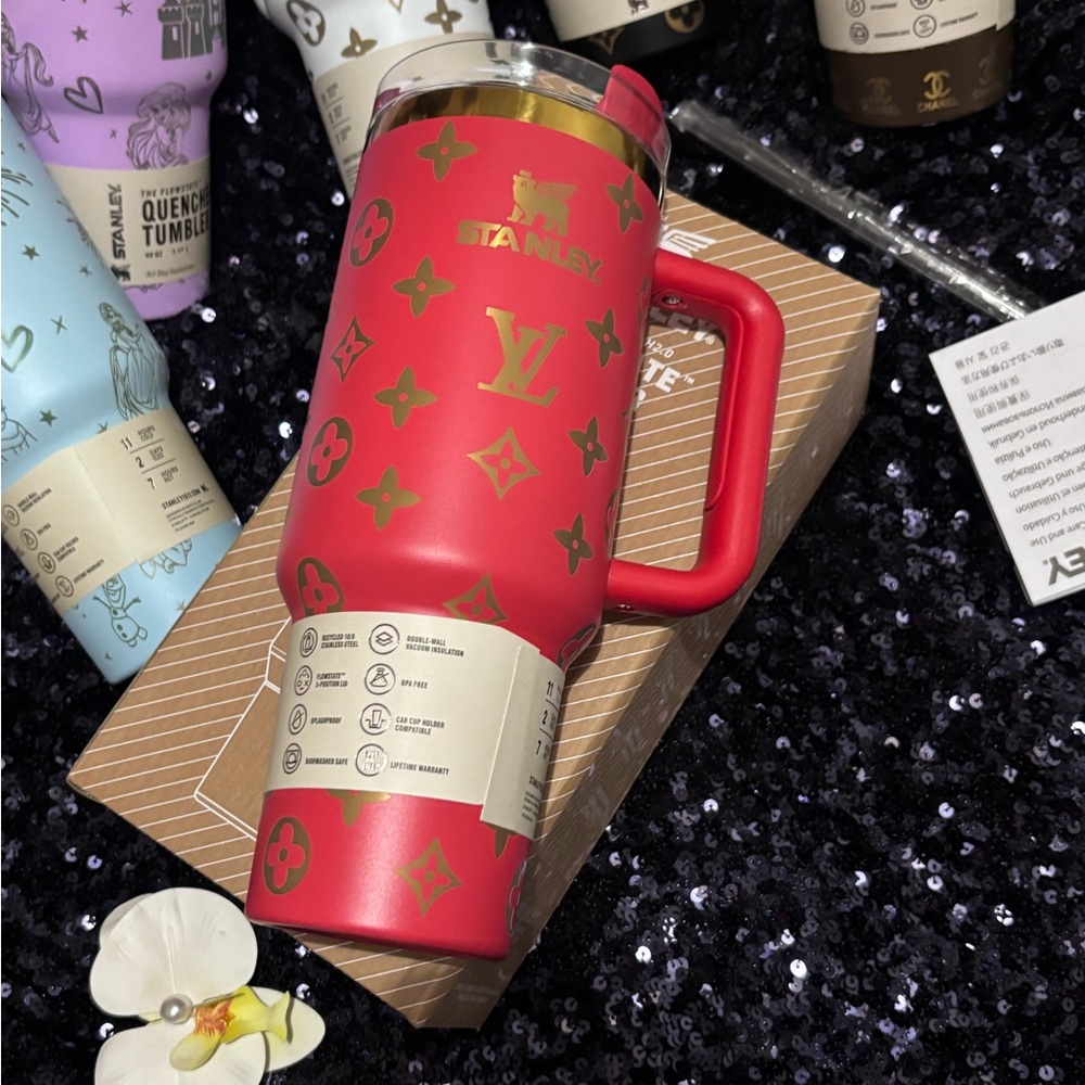 Stanley Red and Gold Quencher Tumbler - Picture 2 of 4